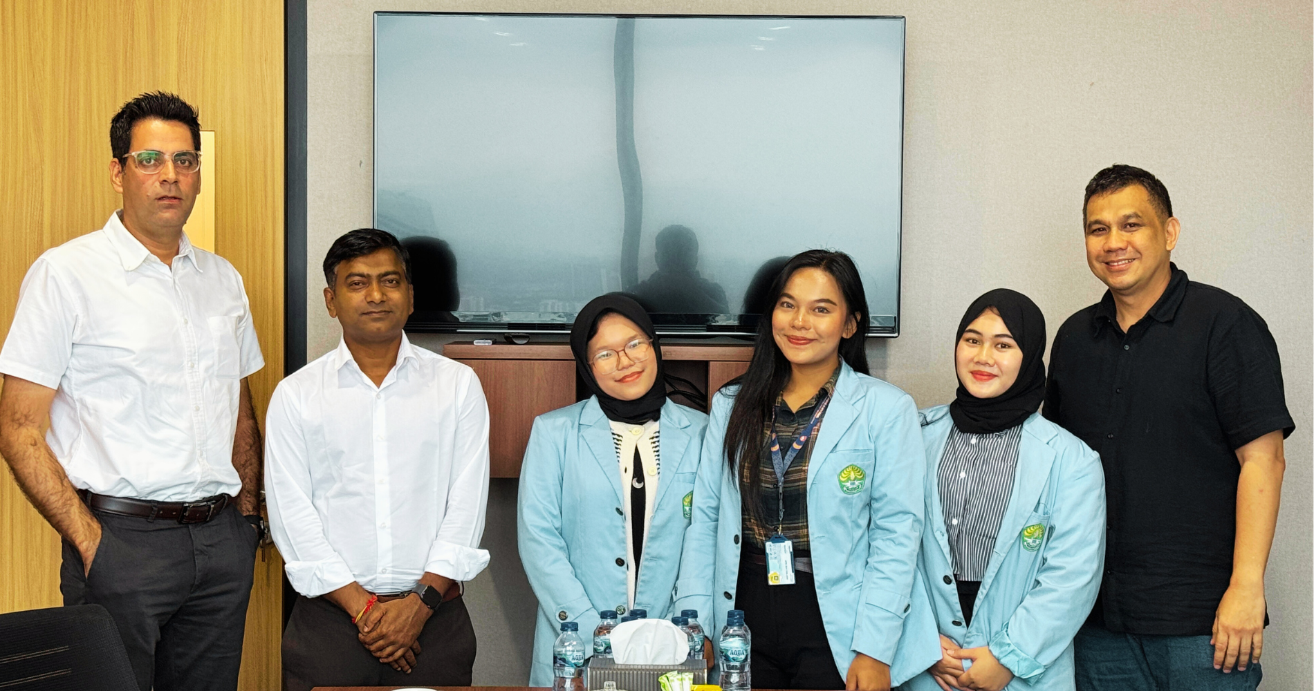 Photo Session between Adani Global & UNRI International Relations' Student Interns on 22 January 2025